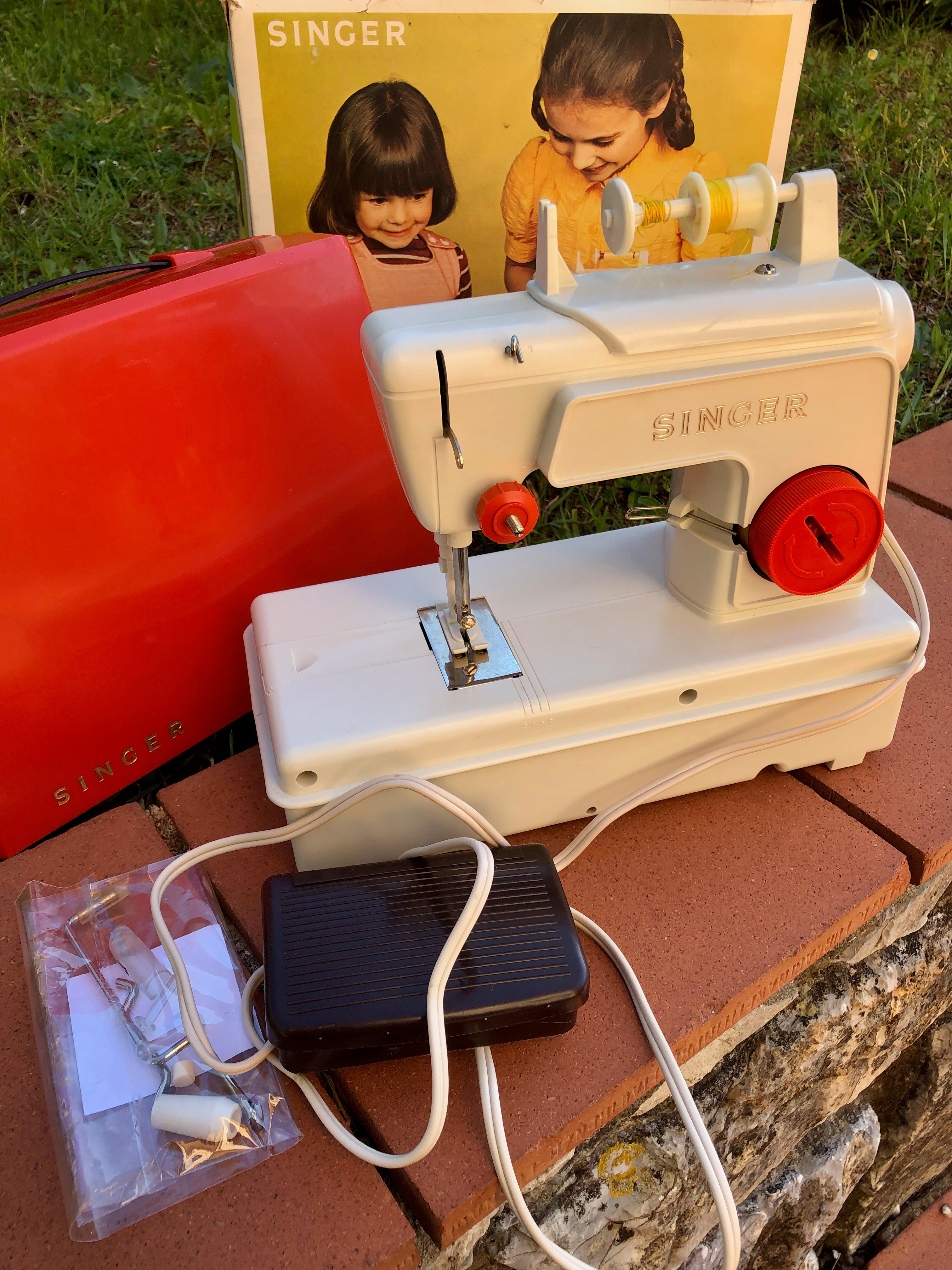 Macchina da cucire Singer giocattolo vintage anni 70/80 – Vintageremember
