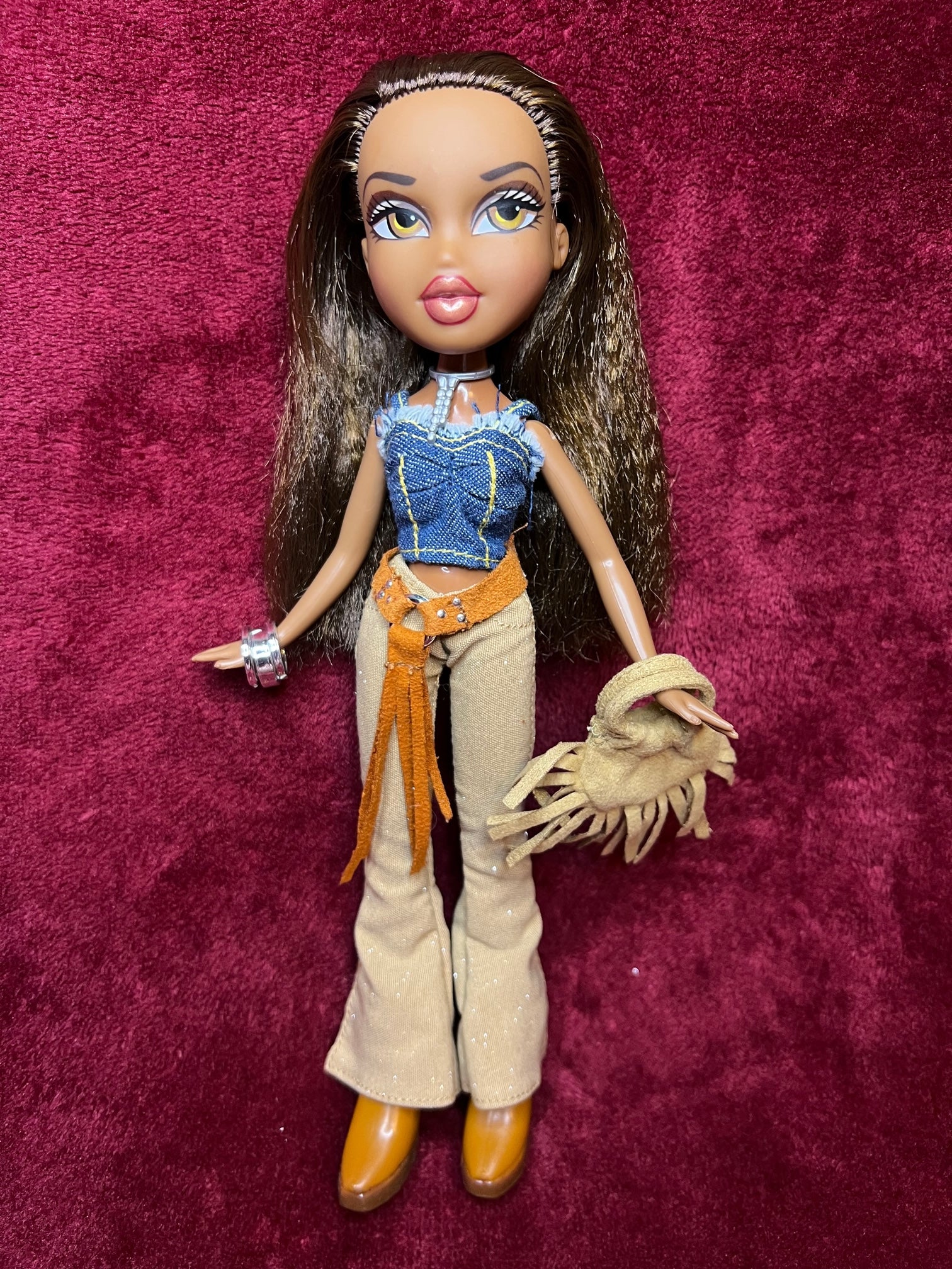 Bambola Bratz con top in jeans