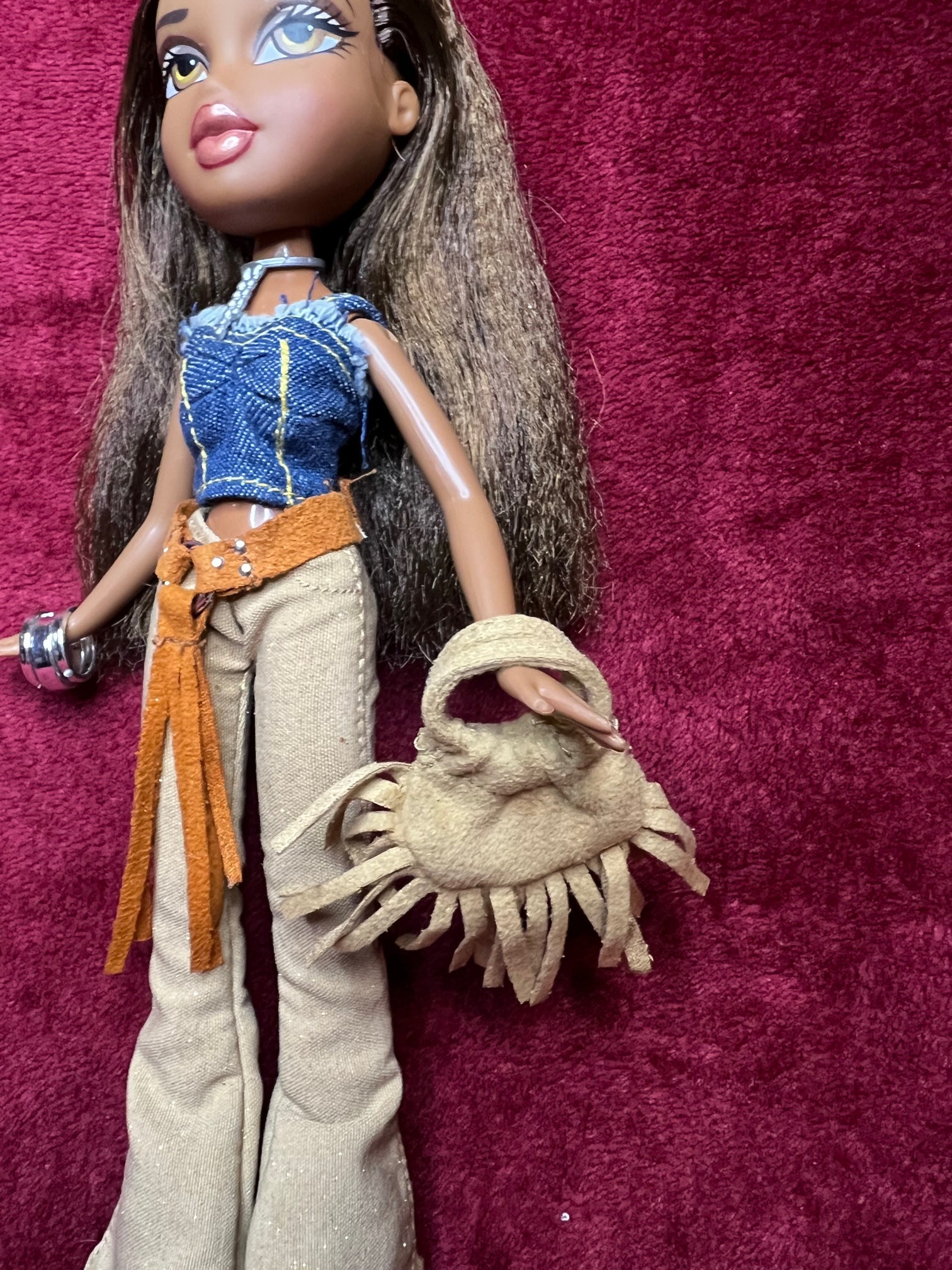 Bambola Bratz con top in jeans