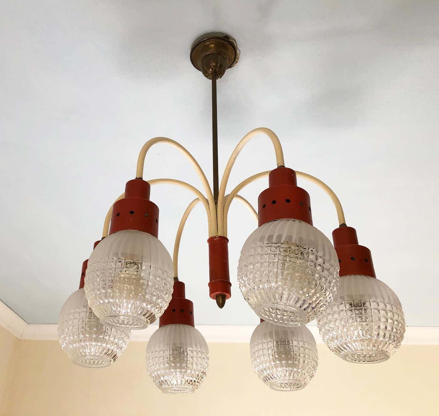 Lampadario italiano originale anni 70 a sei luci colore arancione e crema