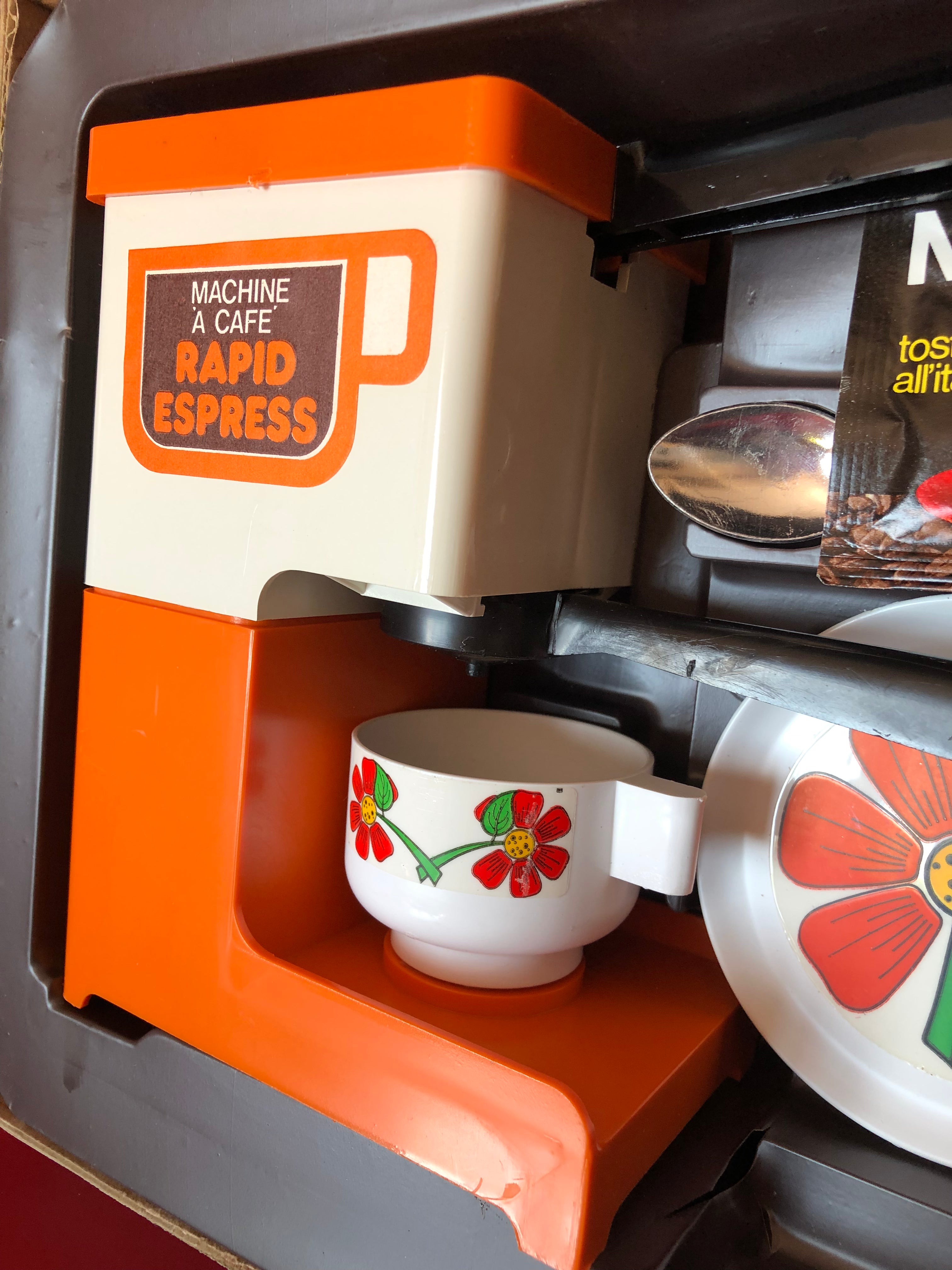Smoby Macchina Per Caffè Espresso Giocattolo | Effetti Luce E Suono | 6 Accessori | Gioco Imitazione